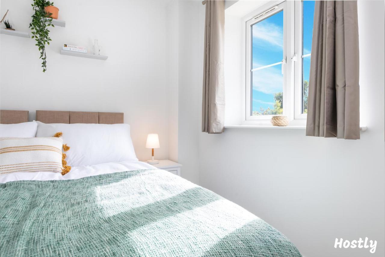 Albatross House - Comfy Home With Parking سلوف المظهر الخارجي الصورة